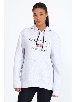 Süperlife Kadın Kapşonlu Rahat Kalıp Içi Polarlı 3 Iplik Kanguru Cepli Amerikan Baskılı Swetashırt SPR24SWK01