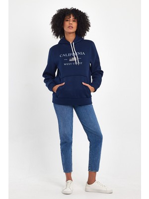 Süperlife Kadın Kapşonlu Rahat Kalıp Içi Polarlı 3 Iplik Kanguru Cepli Amerikan Baskılı Swetashırt SPR24SWK01