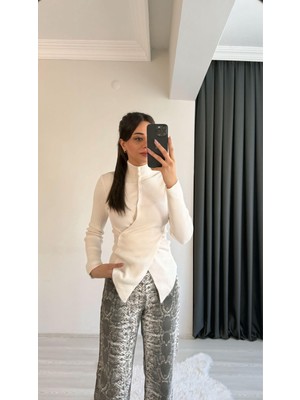 Berniz Krem Önden Düğmeli Tasarım Model Çelik Triko Kazak Bej