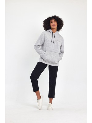 Kadın Kapşonlu Rahat Kalıp Içi Polarlı 3 Iplik  Air Nakışlı Swetashırt SPR24SWK07