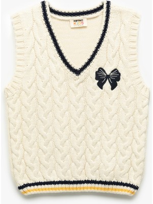 V Yaka Örgü Dokulu Fiyonk Detaylı Triko Süveter