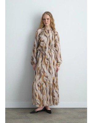 Gusto Desenli Uzun Şifon Elbise - Bej