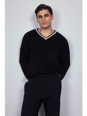 Erkek V Yaka Oversize Kontrast Detaylı Kazak Siyah