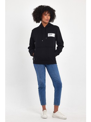 Kadın Kapşonlu Rahat Kalıp Içi Polarlı 3 Iplik Tokyo Baskılı Sweatshırt SPR24SWK05