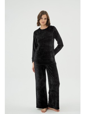 Kadın Siyah Kadife Kumaş Uzun Kollu Bol Paça Pijama Takımı C2T7N171