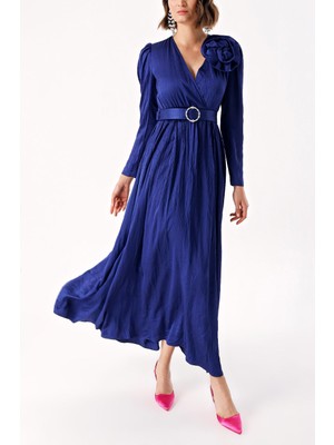 Lacivert Gül Aksesuar Detaylı Anvelop Uzun Elbise 94219