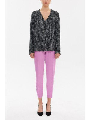 Desenli Pili Detaylı Bol Kesim V Yaka Bluz 19716