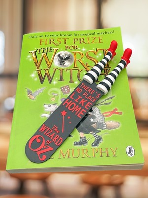 Kitap Ayracı Wizard Of Oz – Oz Büyücüsü Temalı – Çizgili Bacak Tasarımı – 3D Baskı
