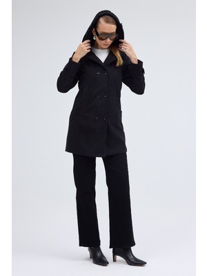 Yaka Detaylı Büyük Düğmeli Kaşe Kaban