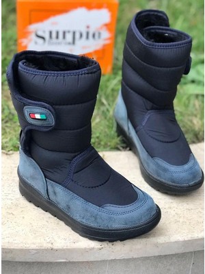 Kürklü Çocuk Kar Botu