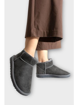 Mini Süet Içi Kürklü Alçak Taban Bilekte Kısa Kadın Bot Füme