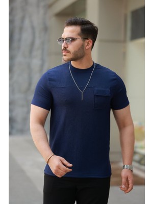 Erkek Cepli Kolyeli Kısa Kollu Örme Kumaş Tişört