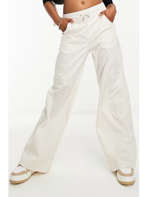 Nike Essential Woven High Rise Joggers Kadın Yüksek Bel Dokuma Eşofman Altı Krem