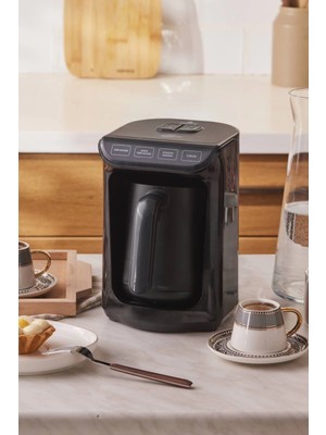 Hatır Közde Türk Kahvesi ve Türk Kahve Makinesi Shiny Black 5 Fincan Kapasiteli Bol Köpüklü