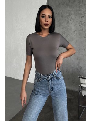 Rahat ve Şık Kısa Kollu Bisiklet Yaka Likralı Viskon Penye Body Füme ( Lisinya )