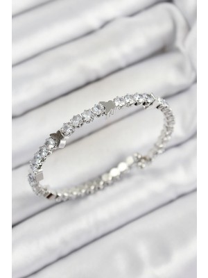 Pirinç Zirkon Taşlı Kalp Model Gümüş Renk Yaylı Kadın Bileklik - Lisinya