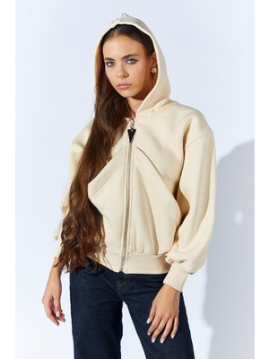 Kadın Tereyağ Kapşonlu Büyük Cep Görünümlü Üç Iplik Sweatshirt