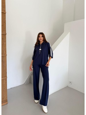 Buketli Kadın Şeritli Armalı Detaylı Kadın Eşofman Takım