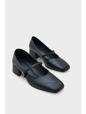 Küt Burunlu Kısa Topuklu Bantlı Mary Jane Kadın Ayakkabı