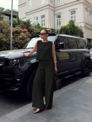 Kadın Bisiklet Yaka Kolsuz Bluz ve Bol Paça Aerobin Kumaş Ikili Takım