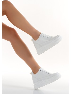 Beyaz Kadın Gizli Topuklu Bağcıklı Spor Ayakkabıe