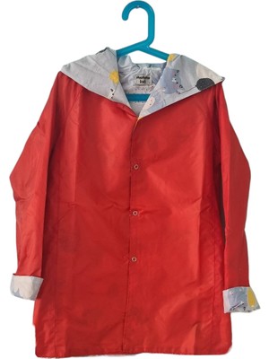 Kırmızı Içi Bulut Desenli Yağmurluk Rüzgarlık