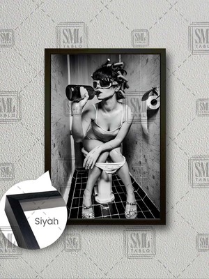 Klozette Oturan Kadın Bar Restaurant Tuvalet Banyo Dekor Çerçeveli Dikey Kanvas Tablo