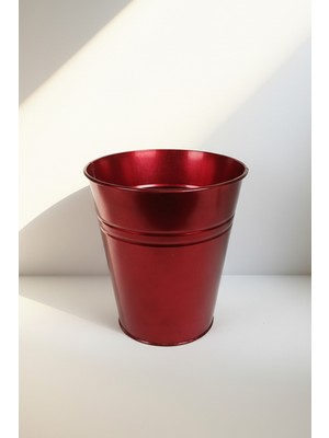 Konik Metal Saksı & Vazo Kırmızı - 25 cm Dekoratif Çok Amaçlı Renkli Çiçeklik (25X23/15 Cm)