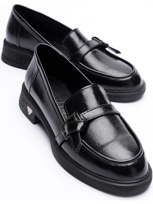 Kadın Rugan Loafer Platin Tokalı Siyah Elor