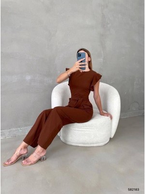 Moda Feminen Kolları Fırfırlı Yuvarlak Yaka Kuşaklı Cepli Trend Tulum 582183 Kahve