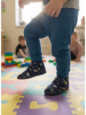 Soylu Yumuşak Nakışlı Gezegenli Erkek Çocuk Pandufu