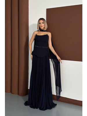 Straplez Boncuk Işlemeli Eteği Piliseli Lacivert Abiye Elbise