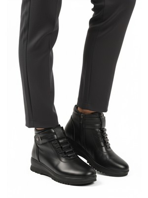 Voyager Siyah Hakiki Deri Fermuarlı Kadın Düz Bot