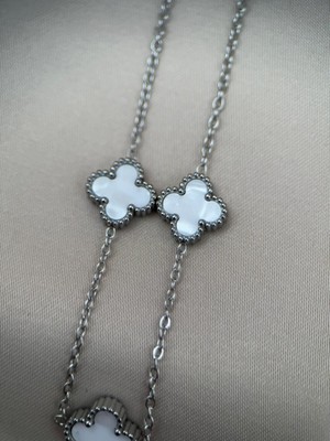 Gümüş Beyaz Renk Yonca Detaylı Kararmaz Çelik Kadın kolye