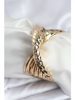 Pirinç Gold Renk Kıvrımlı Yarım Kelepçe Bileklik - TJ-BB7919