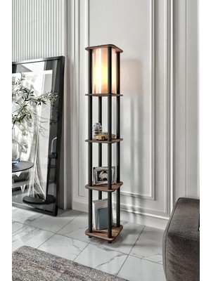 Kare Lambader – Fonksiyonel 3 Raflı Ahşap Gövde, 24X24 cm Kare Taban, 140 cm Yükseklik, E27 Duy Tipi Uyumlu, LED Ampul ile Kullanılabilir, Göz Yormayan Işık (Ceviz)