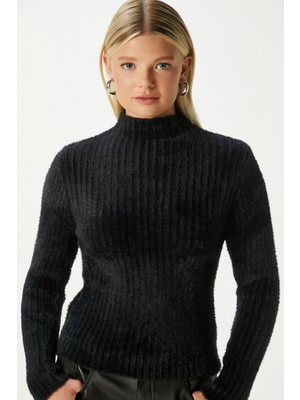 Kadın Walk Fitilli Yumuşak Sakallı Yarım Boğaz Siyah Triko Kazak 7052