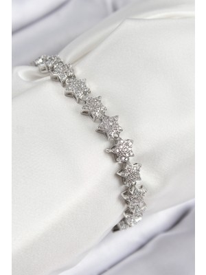 Vıp Seri Pirinç Zirkon Taşlı Sıralı Yıldız Model Gümüş Renk Kadın Bileklik - TJ-BB7696