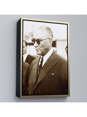 Çerçeveli Atatürk Portre Tablosu Mustafa Kemal Atatürk Dikdörtgen Dekoratif Kanvas TABLO-143