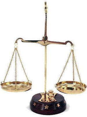 Terazi Ahşap 20GR Dekoratif Ahşap ve Pirinçten Hediyelik