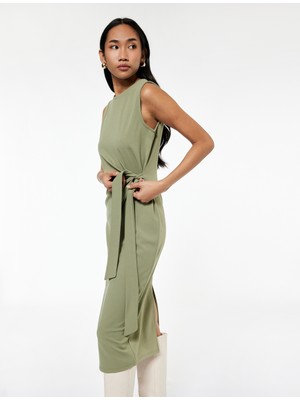 Krep Kumaş Bisiklet Yaka Kolsuz Bağlama Detaylı Midi Boy Kalem Elbise