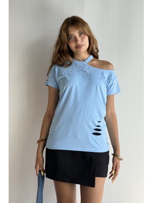 Kadın Bisiklet Yaka Omuz Dekolteli Yırtık Detaylı Basic Tişört