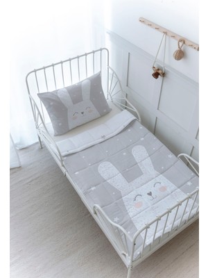 Organik Baskılı Bebek Boy (100X150) Yorgan Seti - Pure Baby Serisi - Gri Zeminli Beyaz Tavşan