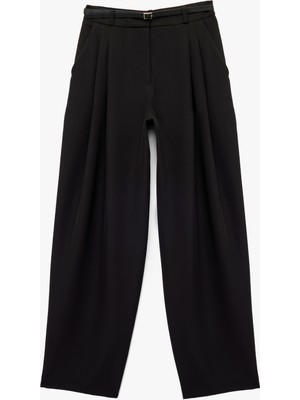 Kemer Detaylı Cepli Geniş Paça Pileli Kumaş Pantolon