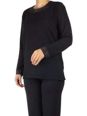 Kadın Yaka ve Kol Ağzı Taş Işlemeli Mevsimlik Bluz