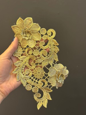 Altın Rengi Nakış Işleme Güpür Çiçekli Aplike Arma 21X13 cm