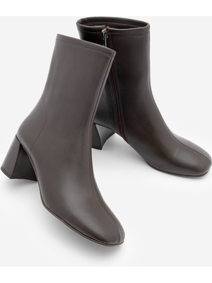 Marjin Kadın Küt Burun Fermuarlı Topuklu Bot Nonas Kahve