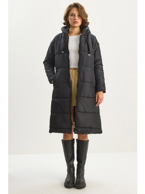 Kadın Kapüşonlu Uzun Şişme Kaban