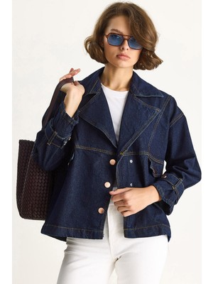 Kadın Geniş Yaka Uzun Kollu Ayarlanabilir Manşetli Denim Ceket