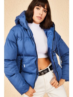 Kadın Kapüşonlu Şişme Mont